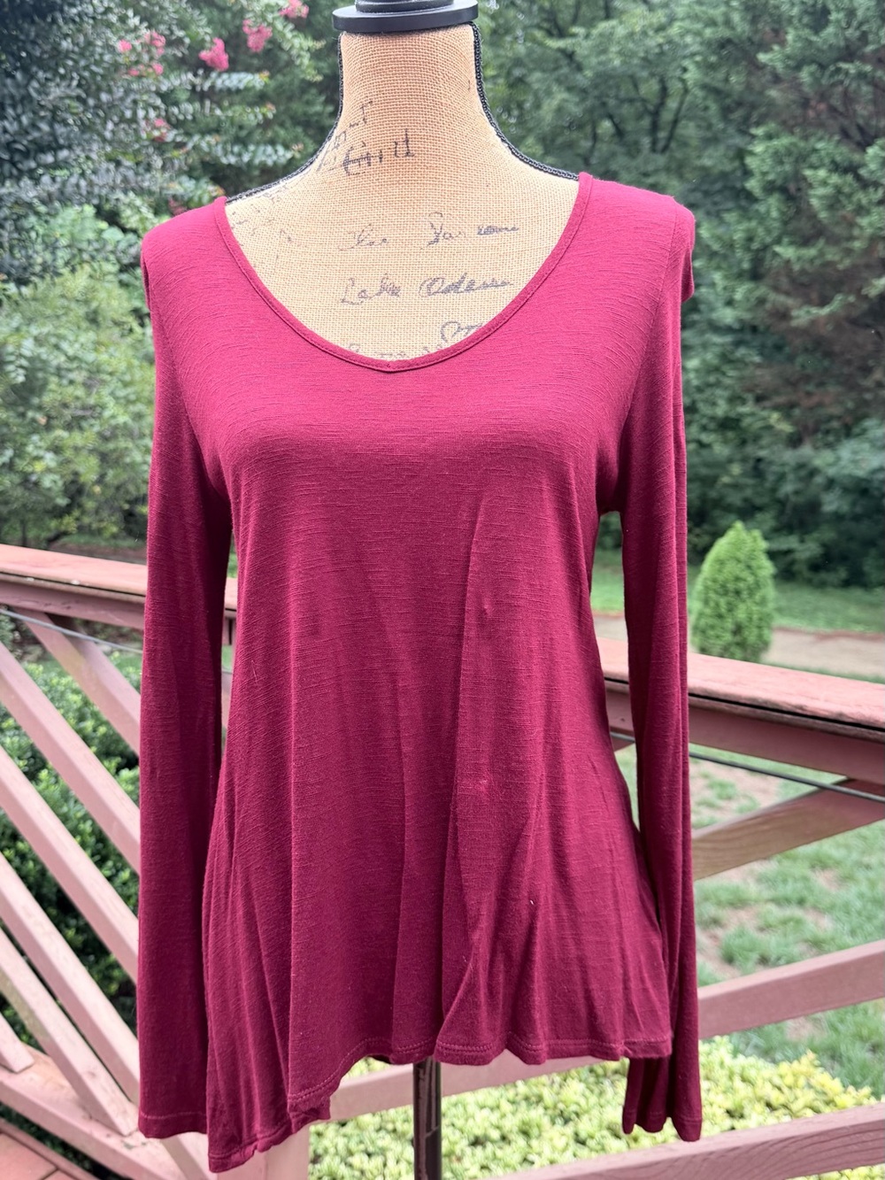 happening in the present Burgundy Long Sleeve Scoop Neck Top